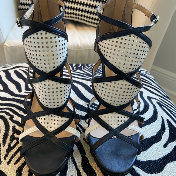 High Heel Sandals ◾️◽️ - Picture 2 of 8